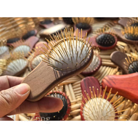 Brosse à cheveux Gua Sha plaquée or 18 carats avec mini masseur de cuir chevelu ergonomique en bois à air comprimé 24 carats pour enfants, anti-pelliculaire, portable, favorisant la croissance
