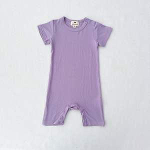 Mono de bebé niña acanalado liso con diseño de botones personalizados en el hombro izquierdo, pelele en blanco para niños pequeños - Product Image 2