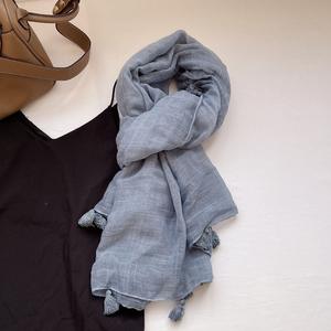Écharpe en coton doux de haute qualité, tendance 2025, pour femmes, sensation de lin, châles, 180*90cm, longue, grande, couleur unie, écharpe unie avec pompons - Product Image 3