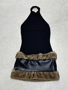 Robe en similicuir et fausse fourrure, vente en gros, couleur contrastée, col halter, moulante, mini-jupe de soirée - Product Image 6