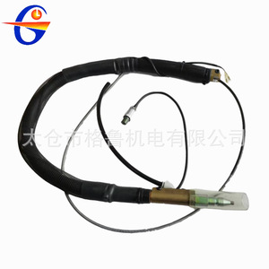 หุ่นยนต์เชื่อมแบบ OTC พร้อมสายเชื่อมในตัว L10113 หัวเชื่อมแบบยืดหยุ่น ปลอกหุ้มยางคลอโรไฮดริน แรงดันไฟฟ้าขาเข้า 54V - Product Image 1