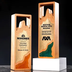 लोकप्रिय DIY लकड़ी पदक कप ट्रॉफी व्यक्तिगत लकड़ी उत्कीर्ण पुरस्कार पट्टिका के साथ एल्यूमीनियम शीट