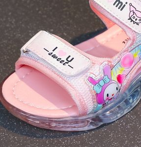 Été 2025 Nouveau Style Chaussures de plage polyvalentes pour filles, Sandales de dessin animé éclairées par LED, antidérapantes et résistantes à l'usure Grossiste - Product Image 5