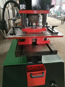 CNC hàng đầu Q35Y-20 loạt thủy lực ironworker máy tự động kết hợp đấm và cắt máy góc ironworker máy - Product Image 4