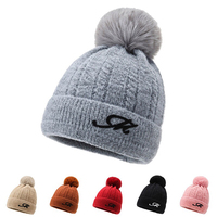 Bonnet d'hiver à motif à carreaux de luxe de haute qualité bonnets tricotés à pompon épais pour femmes et filles Logo personnalisé pour le voyage