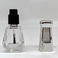 N2073 Bouteille de vernis à ongles transparente en verre de 12 ml de la marque YALI, impression à chaud, forme cylindrique, bouchon à vis, pinceau