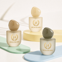 Prix d'usine, flacon de parfum givré personnalisé, 50 ml, 100 ml, flacon en verre avec étiquette privée, avec bouchon en plastique noir, luxe