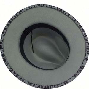 Sombreros de Fiesta y Viaje de Ala Ancha con Diseño de Leopardo y Guepardo, Estilo Trilby Unisex para Niños, con Base Roja - Product Image 2