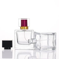 Vente en gros de flacons de parfum en verre haut de gamme personnalisés, 30 ml, 50 ml, 100 ml, rectangulaires, transparents, boîte de vaporisation cosmétique hydratante