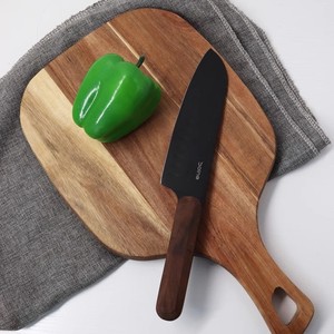 Tabla de cortar de madera de acacia rectangular pequeña con mango grande estilo herradura para cocina - Product Image 3