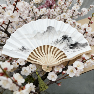 Éventail en satin de <span class=keywords><strong>bambou</strong></span> de couleur blanche classique exquis avec logo personnalisé Éventail de mariage - Product Image 2