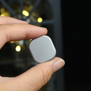 Mini Spinner Anti-Stress en Acier Inoxydable à Trois Couches avec Structure Magnétique à Poussée Directe, Outil EDC pour Étudiants, Adultes et Papa Coin - Product Image 4