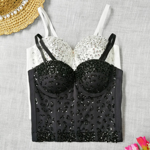 Nuovo esplosivo corsetto nero e bianco scintillante corsetto Sexy lavorato a maglia con colletto all'americana e decorazione con paillettes - Product Image 3