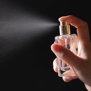 Wholesale Luxury Recyclable Square Shape Flat Shoulder Clear Glass Mist Sprayer <b>Perfume</b> <b>Bottle</b> <b>30ml</b> 1oz - Product Image 5