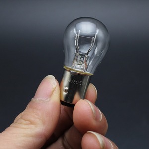 Bombilla de luz trasera de 12V y 5W para motocicleta y vehículo eléctrico, accesorio de repuesto para luz trasera - Product Image 3