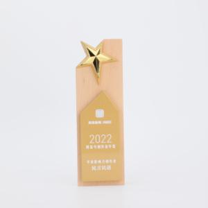 Trofeo Creativo ed Ecologico in Legno Riciclato con Design Colorato per <span class=keywords><strong>Champions</strong></span> <span class=keywords><strong>League</strong></span> e Premi Ecologici - Product Image 1