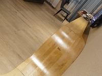 Table de bar et étagère en chêne lamellé-collé à jointures de doigts - Meuble multifonctionnel pour bar, bureau et présentation