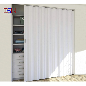 Porte pliante en <span class=keywords><strong>PVC</strong></span> à alimentation directe, porte coulissante <span class=keywords><strong>accordéon</strong></span> en vinyle durable avec dimensions personnalisées pour projets, hôtels et cloisons de salle de bain - Product Image 1