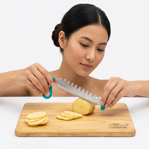 เขียงไม้ทรงสี่เหลี่ยมผืนผ้าพร้อมด้ามจับกันลื่นสำหรับหั่นอาหารในครัว - Product Image 1