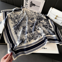 Foulard carré en satin multi-motifs pour femme, imprimé cœur et léopard, écharpe de cou et de tête, bandana multi-usage pour sac à main, châle décoratif, vente en gros