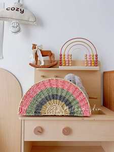 Panier de rangement tissé en jacinthe d'eau en forme d'arc-en-ciel coloré semi-circulaire panier de rangement décoratif pour chambre d'enfant - Product Image 3