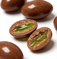 Chocolat composé aux fruits en gros directement de l'usine, raisins verts enrobés de chocolat, centre moelleux, collations au chocolat, certificat Halal