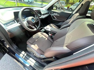 รถยนต์มือสอง ปี 2023 รุ่น Ix1 SUV เกียร์อัตโนมัติ เบาะหนัง ยาง R18 พวงมาลัยซ้าย 5 ประตู 5 ที่นั่ง หลังคาซันรูฟ ระบบ 360 องศา รุ่น Ix1 Vi - Product Image 2