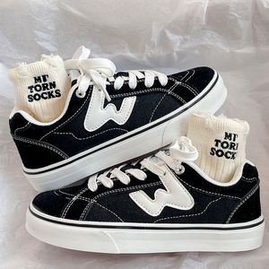 Chaussures en toile coréennes tendance pour collège, unisexe, à semelle épaisse, polyvalentes, décontractées, de sport et de skate - Product Image 6