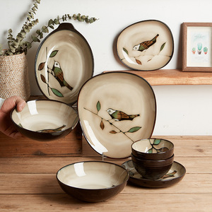 ชุดเครื่องครัวเซรามิกสไตล์ยุโรปเพ้นท์ลายด้วยมือ สีเคลือบใต้ผิวแบบชนบท สำหรับใช้ในครัวเรือน ร้านค้า ขายส่ง และงานเลี้ยง - Product Image 1