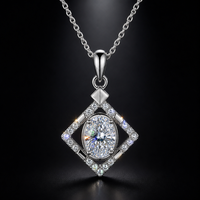 Pendentif Moissanite Couleur D 1 Carat avec Chaîne en Argent Pur, Poids Total 3.4G, Cadeau Idéal pour Rendez-vous Galants, Géométrie Classique