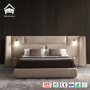 <span class=keywords><strong>Lit</strong></span> king-size contemporain <span class=keywords><strong>avec</strong></span> éclairage LED intégré, <span class=keywords><strong>lit</strong></span> plateforme moderne rembourré en cuir véritable pour suite d'hôtel de luxe - Product Image 1