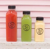 MAYSURE Vente à chaud 60ml 2OZ Bouteille de jus de fruit carrée transparente Bouteille de boisson en plastique au gingembre avec bouchons inviolables
