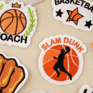 Patchs thermocollants brodés mignons de basketball en gros pour la décoration de vêtements et de sweats à capuche - Product Image 3