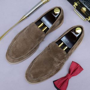 Chaussures en cuir souple pour hommes, fabriquées à la main, de haute qualité, avec une texture mate et un design rétro à bout pointu - Product Image 1