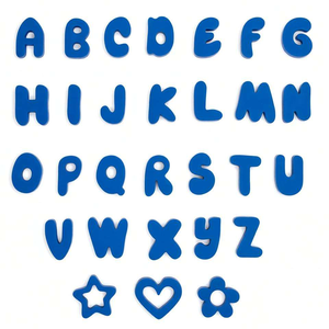 Anpassbare Farbe Fabriklieferant <span class=keywords><strong>DIY</strong></span> 26 Alphabet-Buchstaben Wasserdichte Slider Weiche Silikon-Anhänger für Personalisierte Hundehalsbänder und -Leinen - Product Image 3