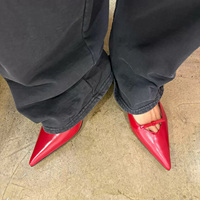 Chaussures d'extérieur personnalisées faites à la main du Sichuan, sexy, rouges, à bout pointu, à talon compensé, avec bride arrière, polyvalentes pour le quotidien, en cuir véritable, tendance mode
