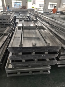 แผ่นอลูมิเนียมรังผึ้งร่วมสมัยเคลือบ PVDF ทนไฟ เป็นมิตรกับสิ่งแวดล้อม สำหรับตกแต่งผนังภายนอก ขนาด 2270 มม. สีตามสั่ง - Product Image 3