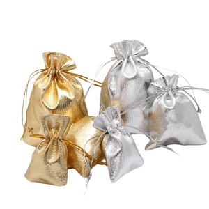 Pochette en organza réglable en velours satiné argenté et doré avec cordon de serrage pour bijoux, cadeaux de Noël et de mariage personnalisés - Product Image 1
