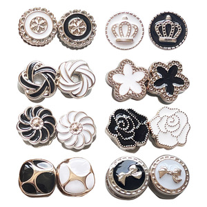 Magnets pour hijab, boucles pour foulards en soie, noir et blanc, Moyen-Orient, transfrontalier, pour femmes, fixation antidérapante, décontracté, quatre saisons, mode - Product Image 6