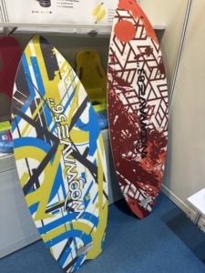 Nouvelle arrivée : planche de wake surf de qualité supérieure, personnalisée, en fibre de verre et mousse EPS, pour adultes. - Product Image 5