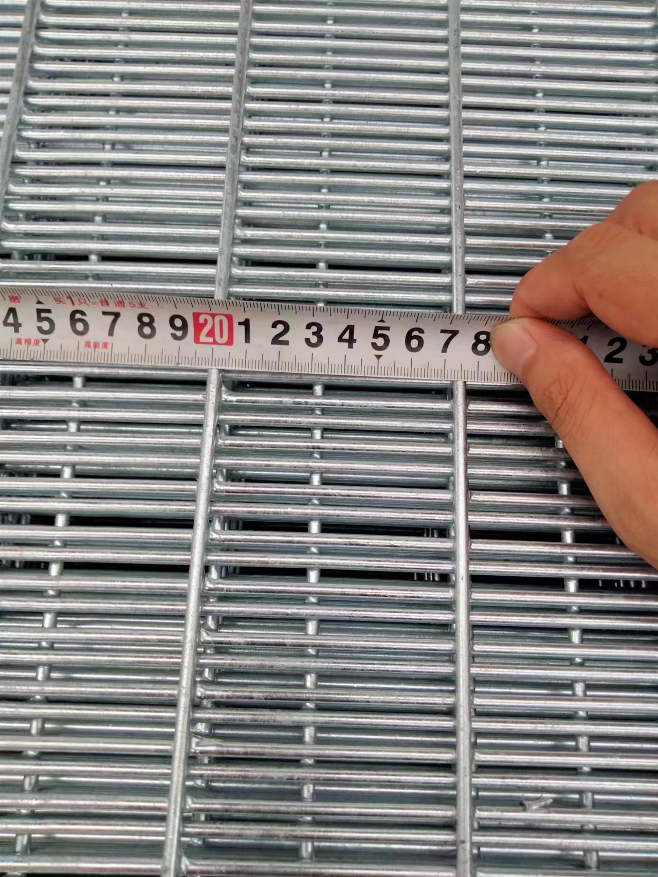 последние новости компании о Высококачественная 358 цена панели разделительной стены сетки тюрьмы 358 загородки  1