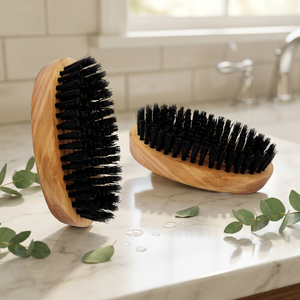 Achetez une brosse à barbe compacte en bois de qualité naturelle à bas prix auprès d'un fabricant du Gujarat - Product Image 1