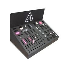 Support de présentation de comptoir en acrylique transparent blanc de haute qualité pour rouge à lèvres liquide, cosmétiques et soins de la peau, personnalisable pour la vente au détail
