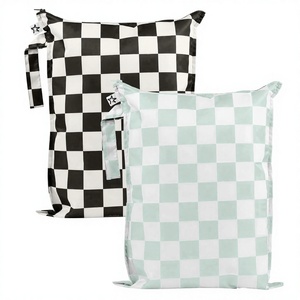 Sacs étanches réutilisables anti-salissures (lot de 2) pour maillots de bain de garçons, vêtements de bébé et voyages - Product Image 1