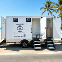 Remorque de toilettes mobiles multifonctionnelle à 4 postes de service, sur mesure, pour la vente