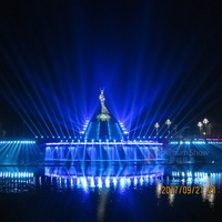 Fuente de Agua Danzante LED Optimum Show, Fuente Musical Flotante para Exteriores, Equipo de Acero Inoxidable, Luces DMX 512, Ecológica