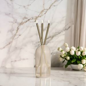 Bouteille <span class=keywords><strong>de</strong></span> <span class=keywords><strong>paraffine</strong></span> liquide rechargeable C&H 17 oz, <span class=keywords><strong>lampe</strong></span> <span class=keywords><strong>à</strong></span> <span class=keywords><strong>huile</strong></span> liquide avec entonnoir, bougie avec mèches métalliques dorées et argentées - Product Image 6