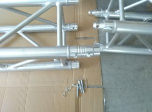 Sistema de truss F34 Global Sgaier de aleación de aluminio con espiga, de fácil instalación, para escenarios. - Product Image 5