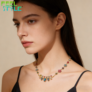 Collier ras du <span class=keywords><strong>cou</strong></span> en acier inoxydable 316 PVD or, avec pendentif barre en arc et breloque feuille <span class=keywords><strong>de</strong></span> fleur aux couleurs vives, entièrement personnalisable - Product Image 1