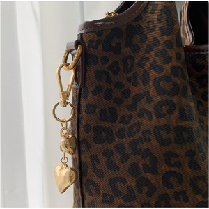 Llavero <span class=keywords><strong>de</strong></span> Diseño Sencillo con Forma <span class=keywords><strong>de</strong></span> Corazón y Cuentas, Cadena Metálica, Accesorios Colgantes, Dorado y Plateado - Product Image 5